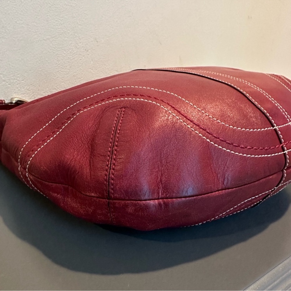 Vintage Y2K Coach Soho style F10907  Red
Leather Hobo (2007) - Picture 11 of 16